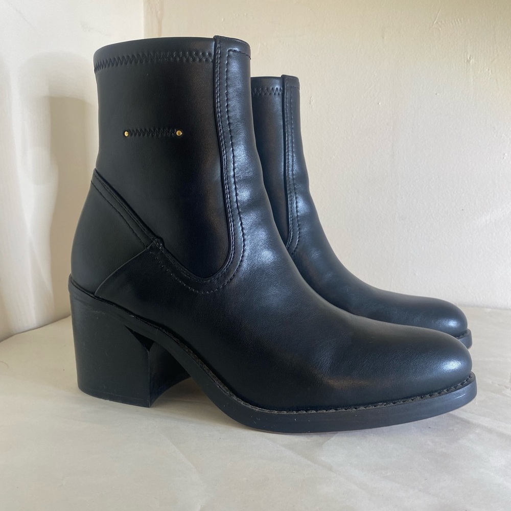 Franco Sarto Abril Booties Black Faux Leather Heeled Ankle Boots Size 8 chunky